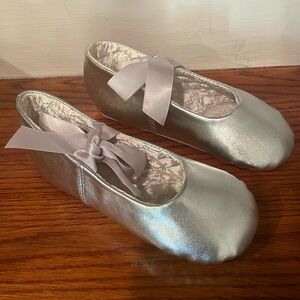 Brand New Baby Deer Silver ballet shoes